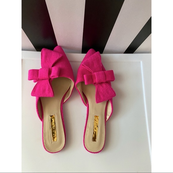 Liliana Shoes - Like new hot pink felt side bow slides/mules.